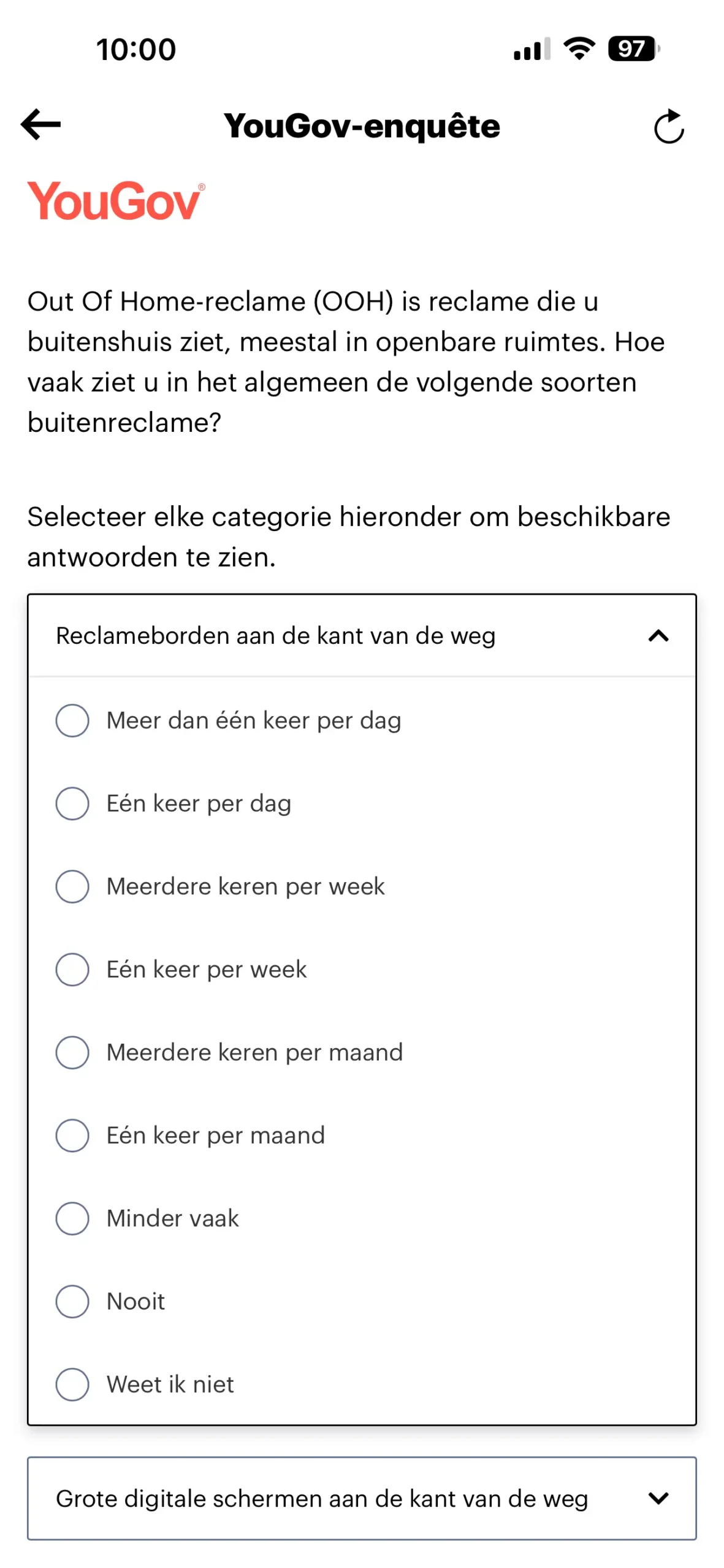 YouGov app startscherm met beschikbare enquetes voor bijverdienen